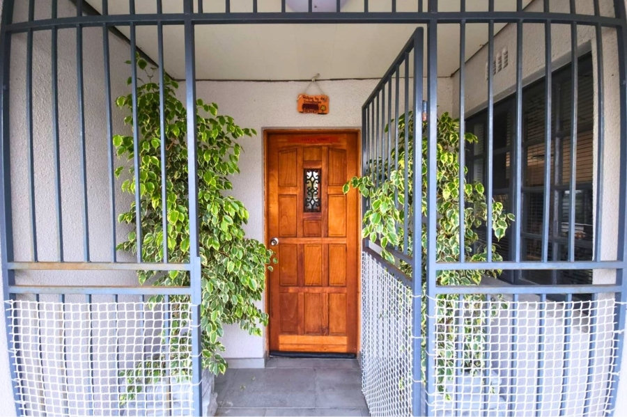 5 Bedroom Property for Sale in Loucharmante Western Cape